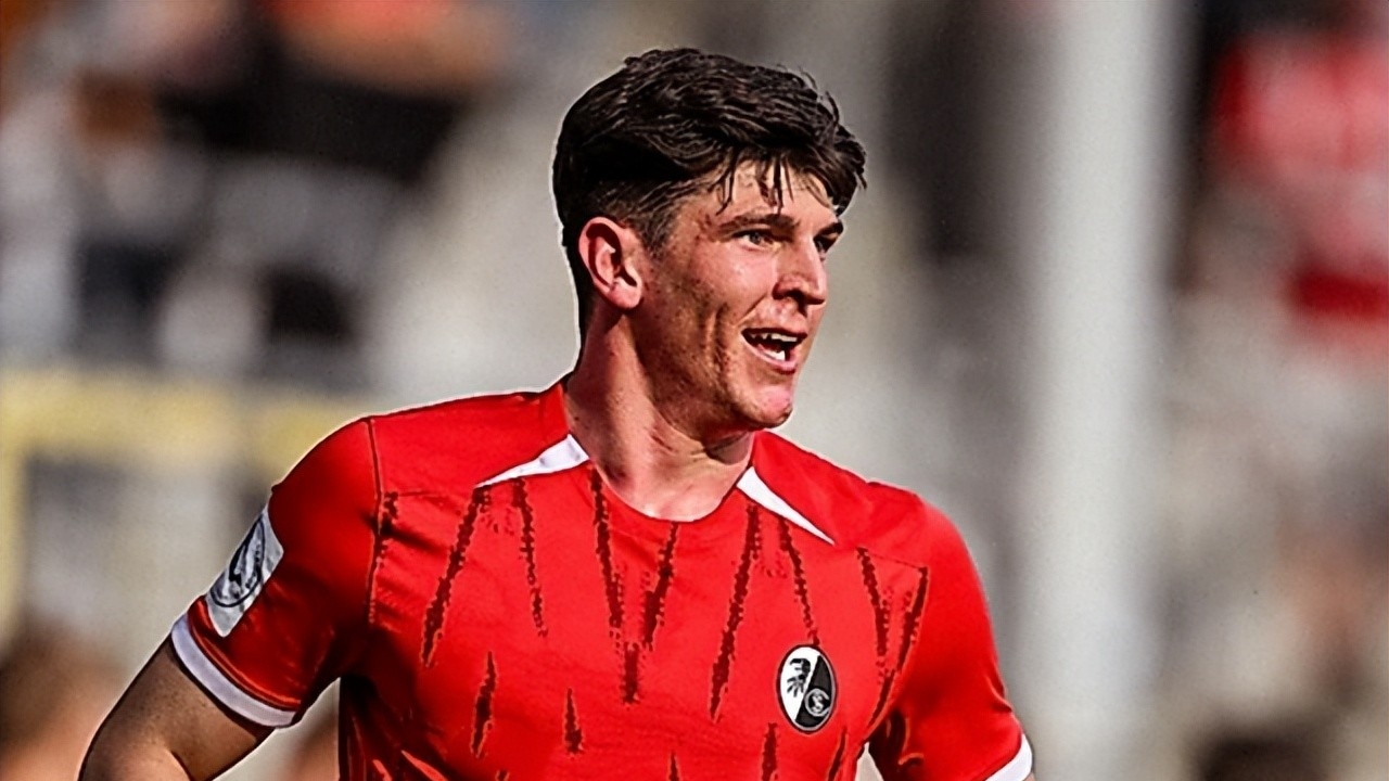 弗赖堡球员接受采访谈及对手战术研究的简单介绍