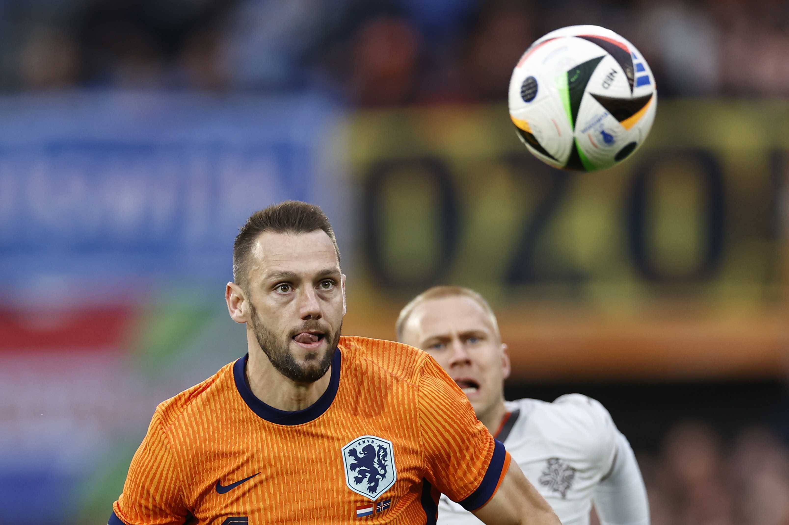 弗赖堡球员接受采访谈及对手战术研究的简单介绍