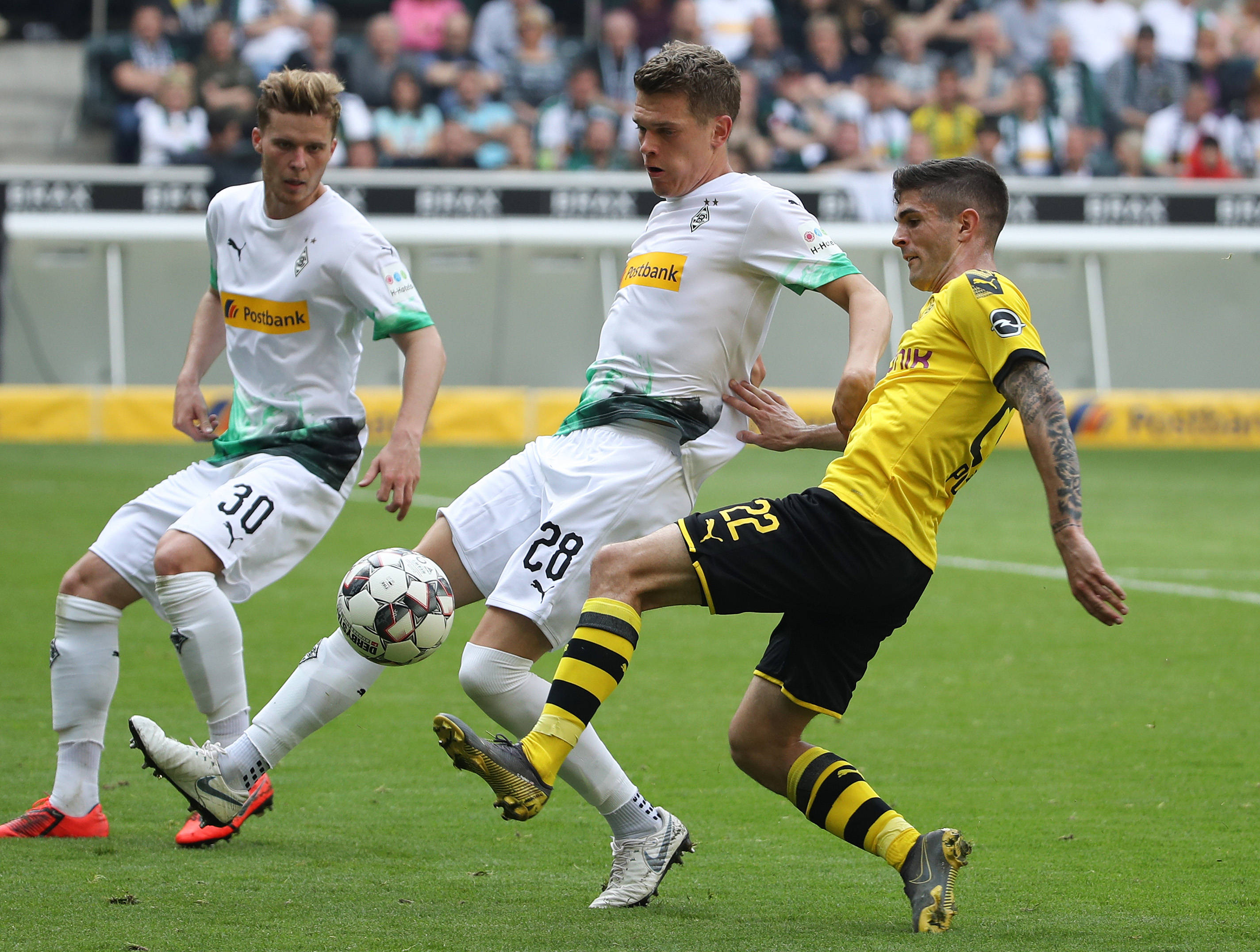 柏林联合主场战平门兴格拉德巴赫，难得一分的简单介绍