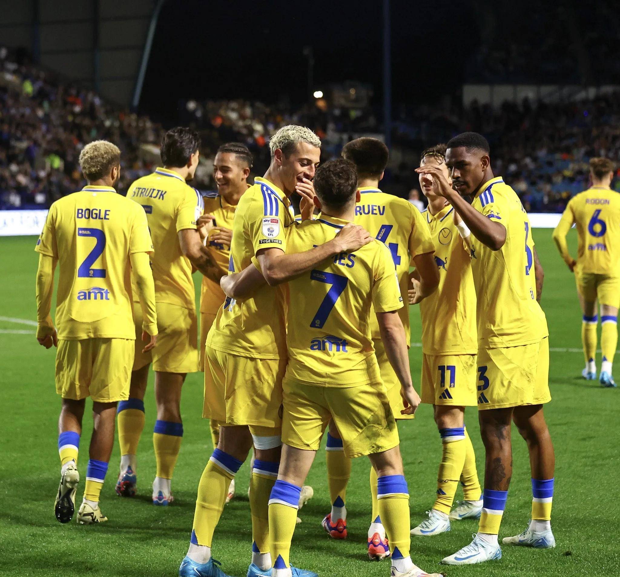 关于巴黎圣日耳曼主场战平桑德兰，暂居积分榜首的信息