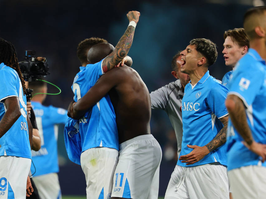 包含不莱梅连胜收官，德甲积分榜稳居前列的词条