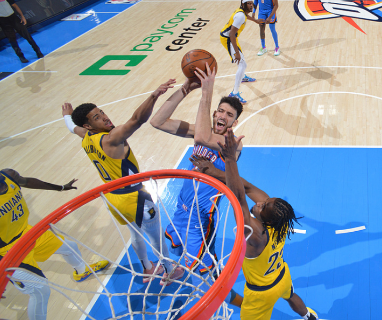 包含雷霆力克独行侠，詹姆斯带队取胜的词条