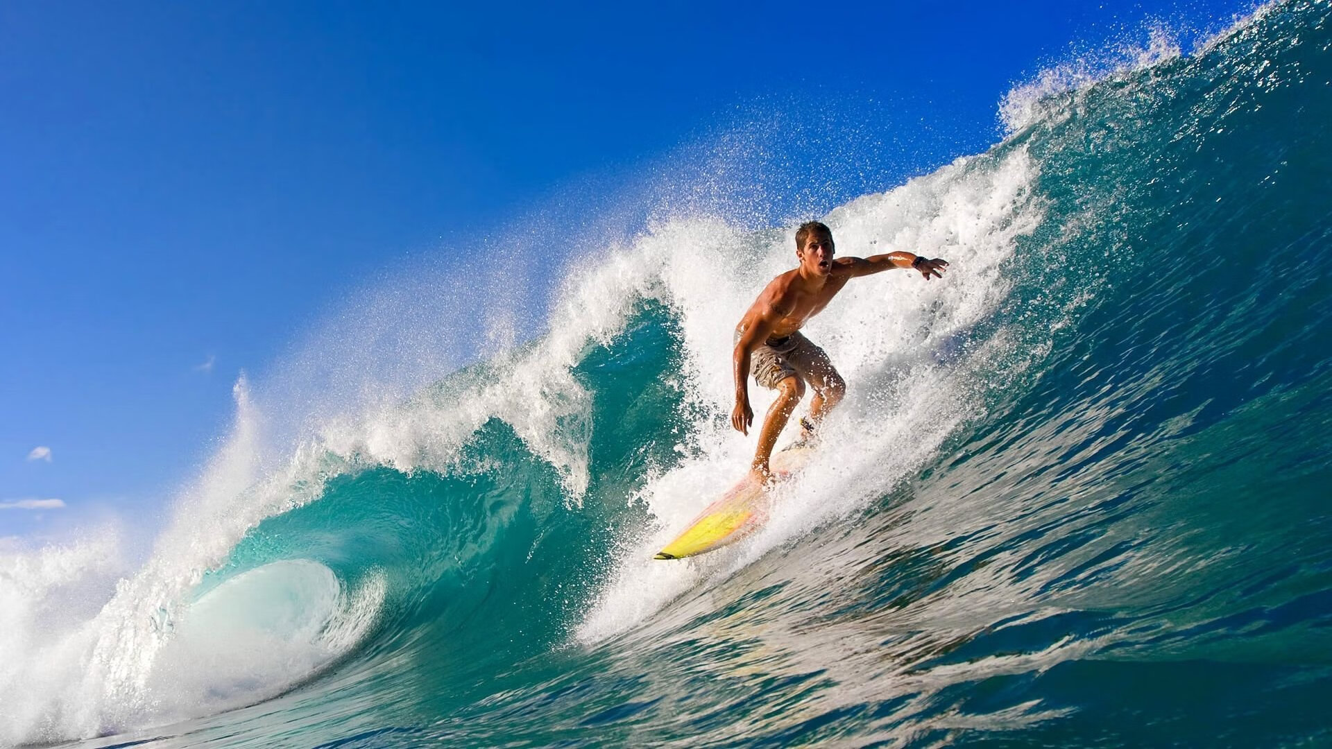 赛道上的孤勇者,马丁内利F1年度争冠之夜的关键一击